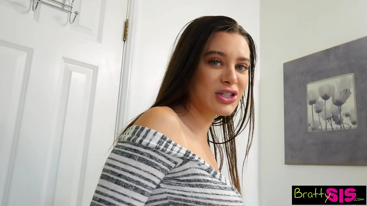 "Votre Celui qui a poussé ta bite en moi est stupide" Lana Rhoades plaisante avec Stepbro S5E2